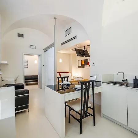 Apartment Mini-loft Just Steps From The Duomo Of