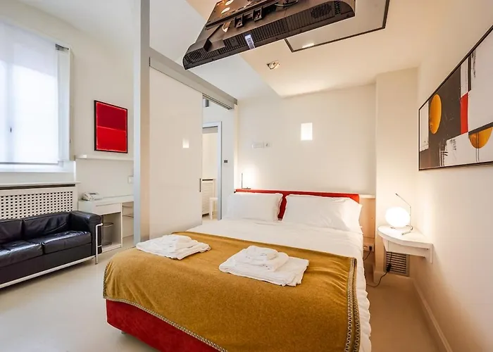 Mini-loft Just Steps From The Duomo Of 公寓